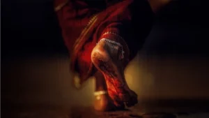 418 (2023): Kirtan Nadagouda’s Sealed-Room Horror Builds Dread, Then Loses Its Nerve